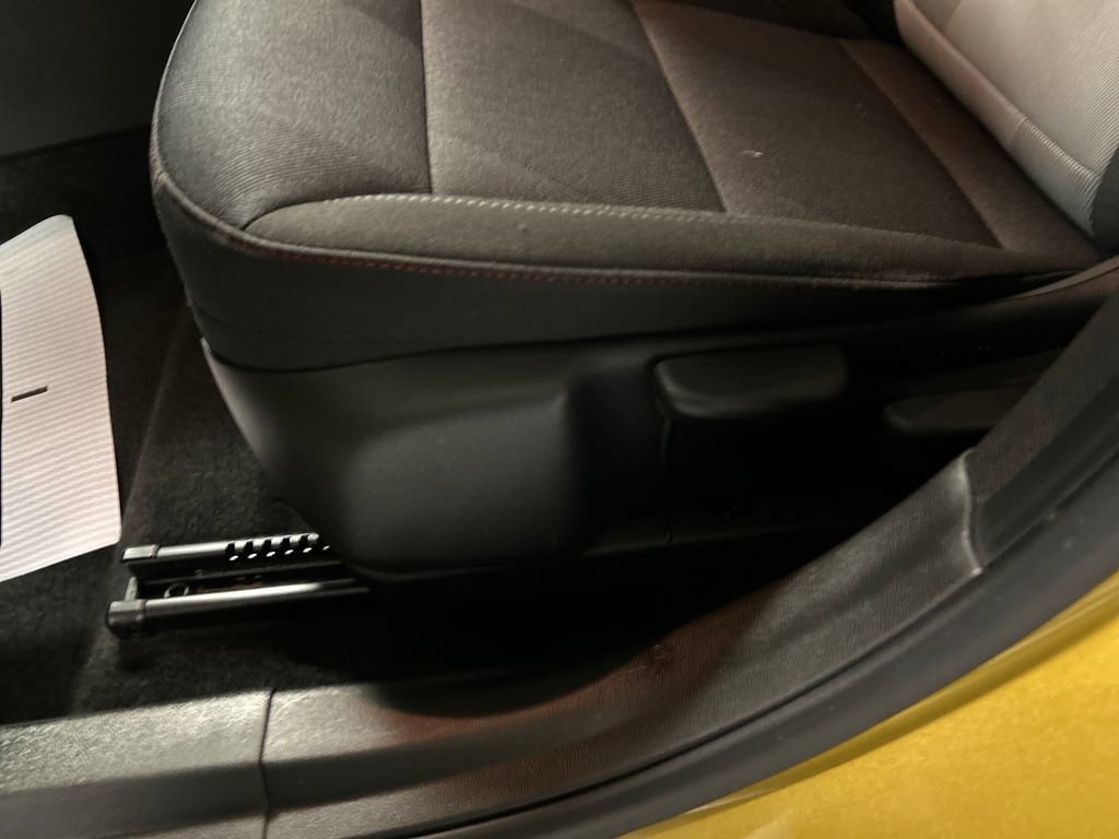 Used 2024 Chevrolet Trax RS w/ Driver Confidence Package image 13