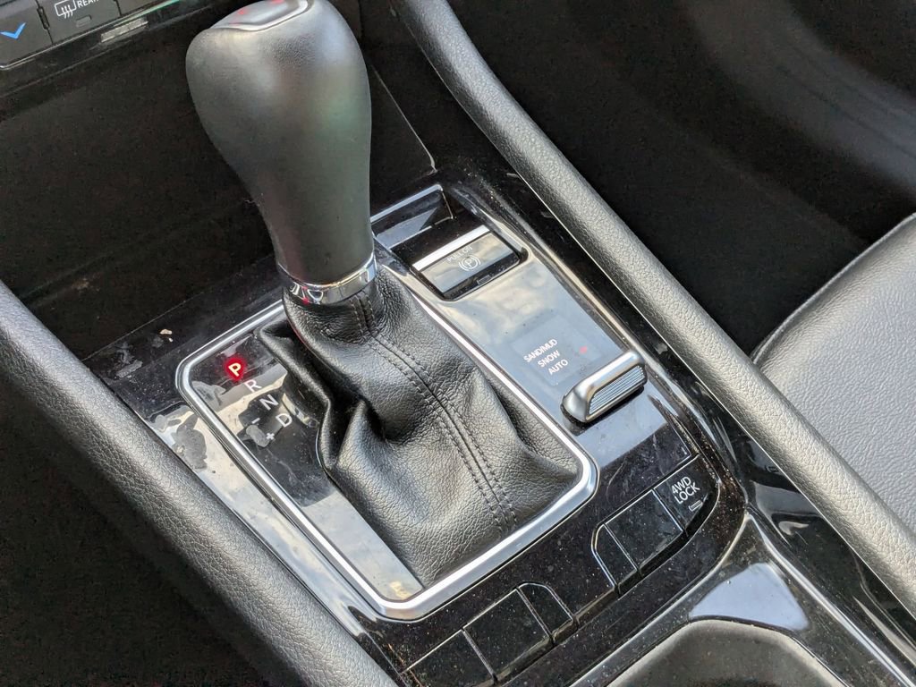 Used 2025 Jeep Compass Limited image 19