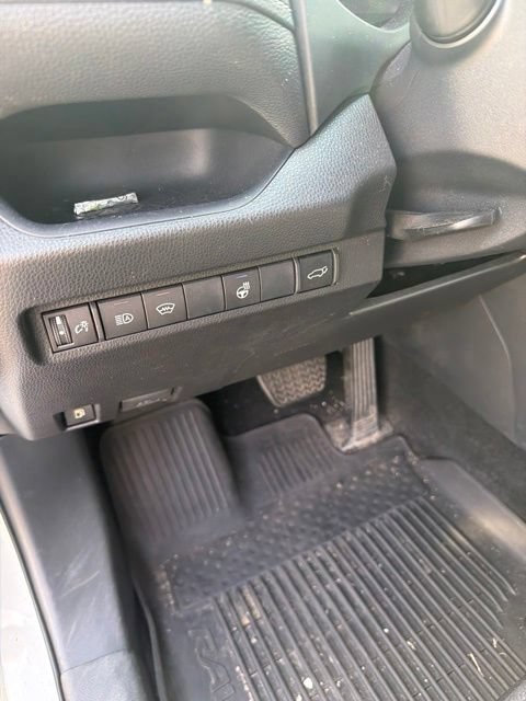 Used 2024 Toyota RAV4 XLE w/ Convenience Package AWD/4WD image 11