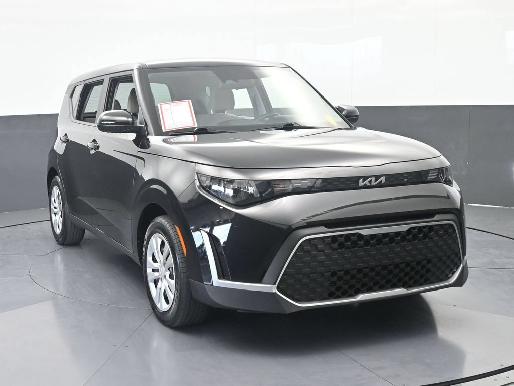 Used 2023 Kia Soul LX FWD image 9