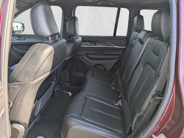 New 2025 Jeep Grand Cherokee Limited w/ Black Appearance Package image 16