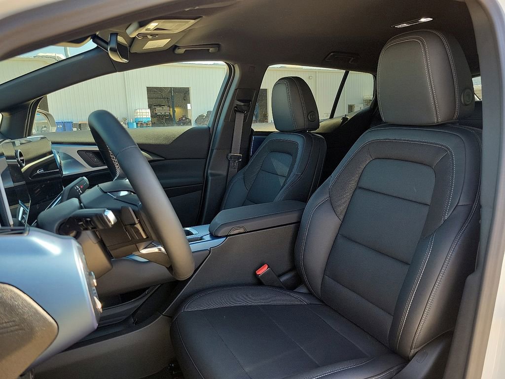 New 2025 Chevrolet Equinox EV LT image 12