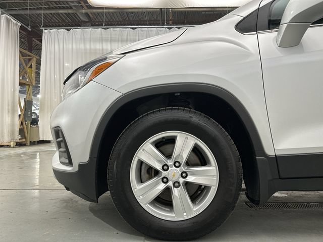 Used 2018 Chevrolet Trax LT w/ LT Convenience Package FWD image 21