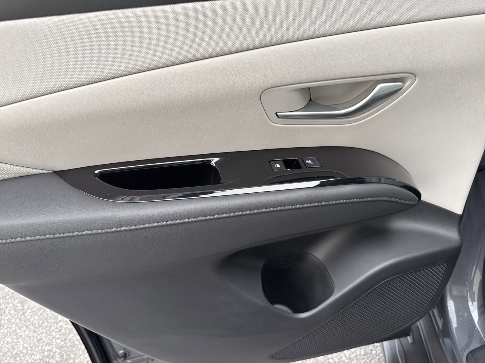 Used 2025 Hyundai Tucson Limited image 12