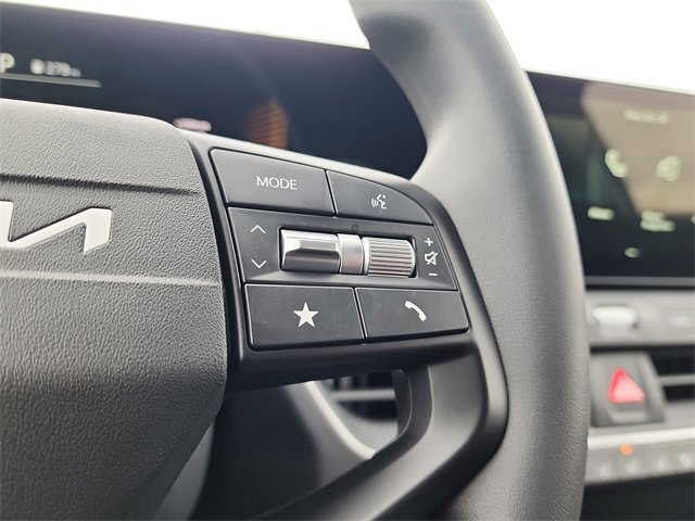 New 2025 Kia K4 LXS image 23