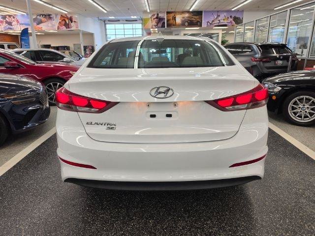 Used 2017 Hyundai Elantra SE FWD image 5