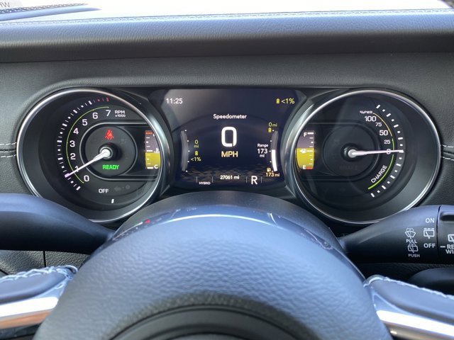 Used 2022 Jeep Wrangler Unlimited Sahara w/ Cold Weather Group image 16