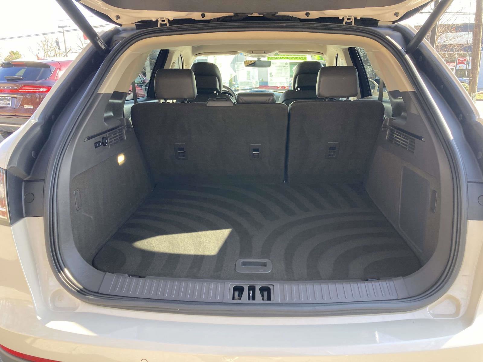 Used 2019 Lincoln Nautilus Select image 15