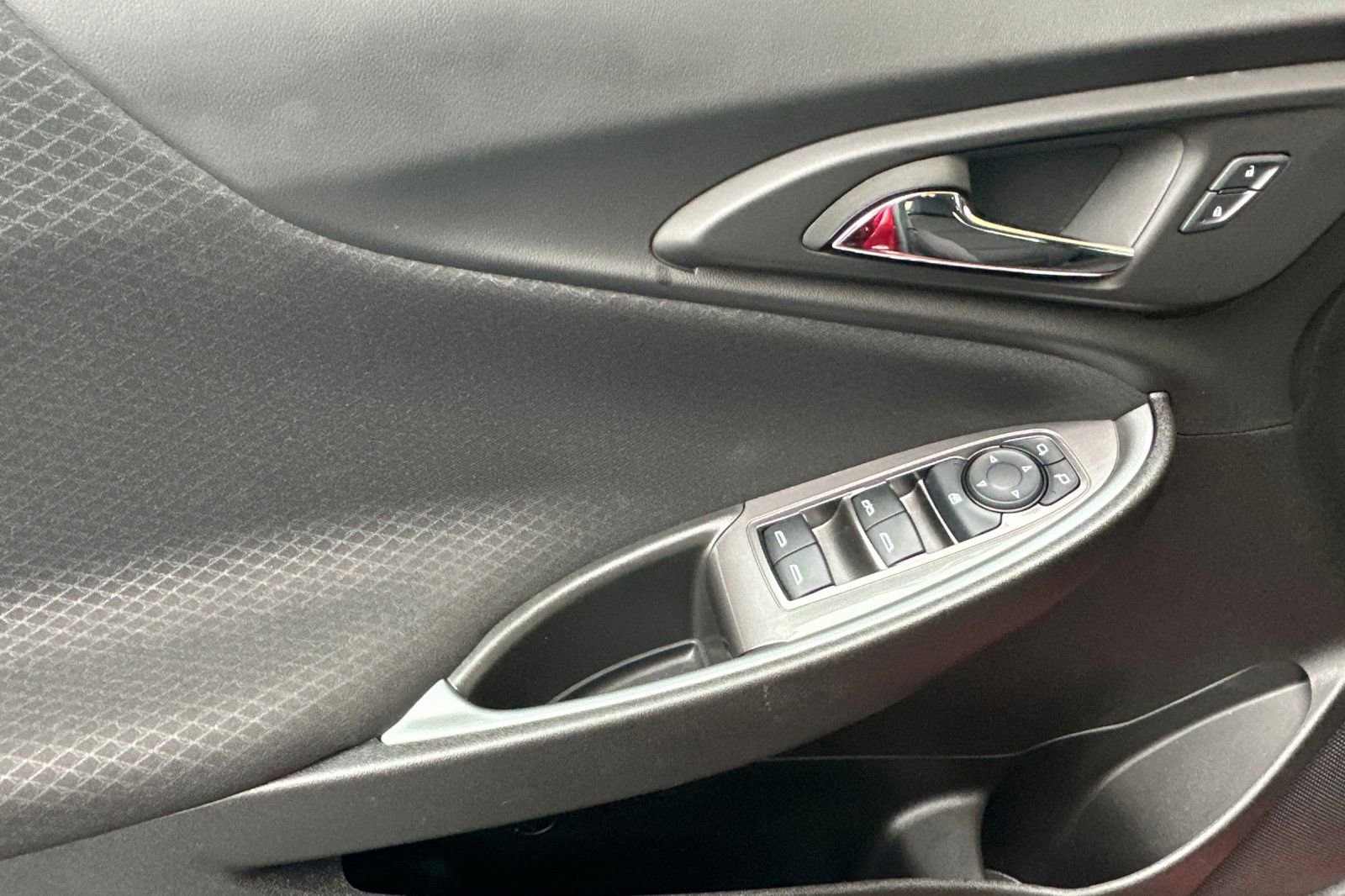 Certified 2025 Chevrolet Malibu LT image 11