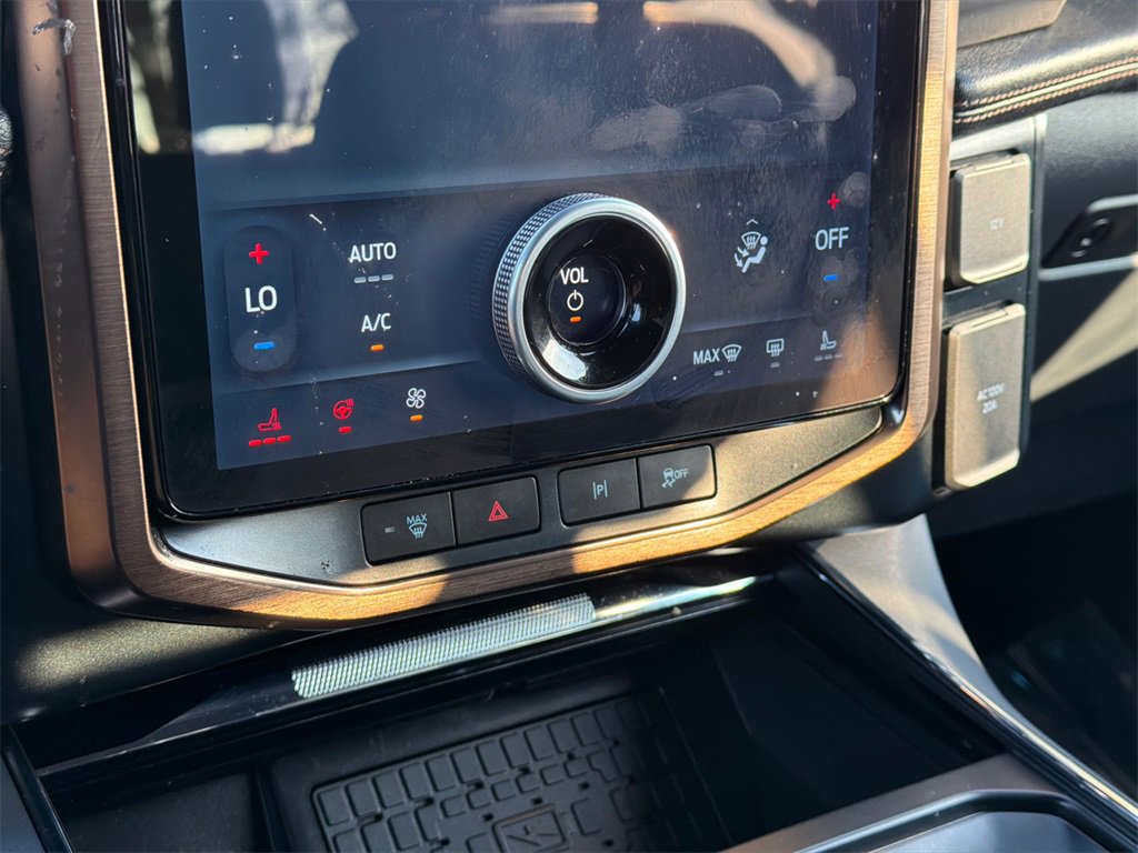 Used 2023 Ford F150 Lightning Lariat image 31