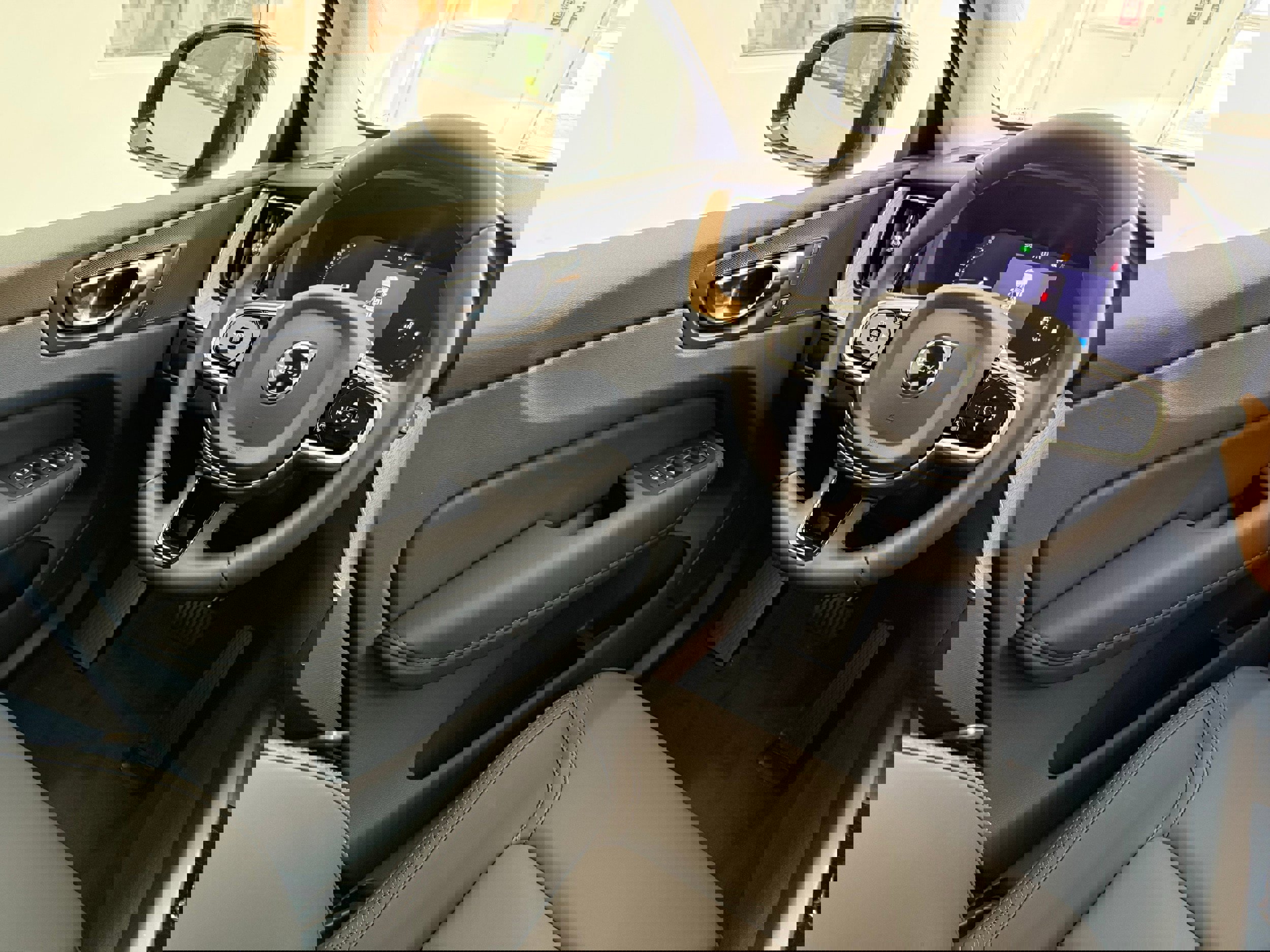 New 2026 Volvo XC60 B5 Plus w/ Protection Package Premier image 20