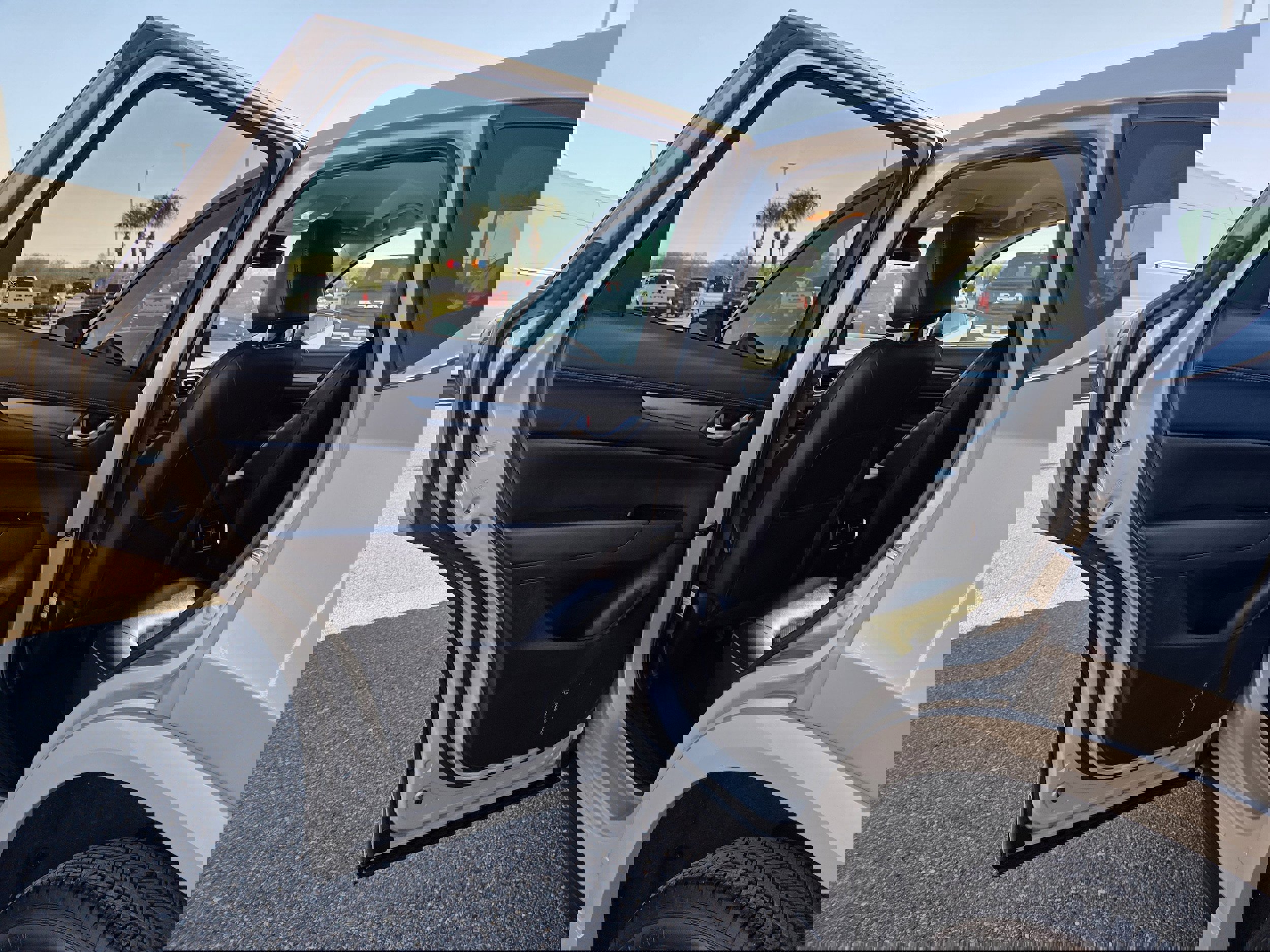 Used 2025 MAZDA CX-5 AWD 2.5 S w/ Select Package image 13