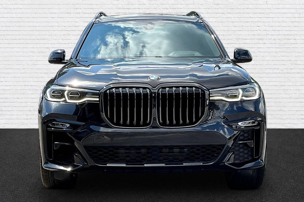 Used 2022 BMW X7 xDrive40i w/ M Sport Package AWD/4WD image 2