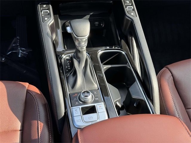 Used 2024 Kia Telluride EX w/ EX Captain's Chair Package image 5