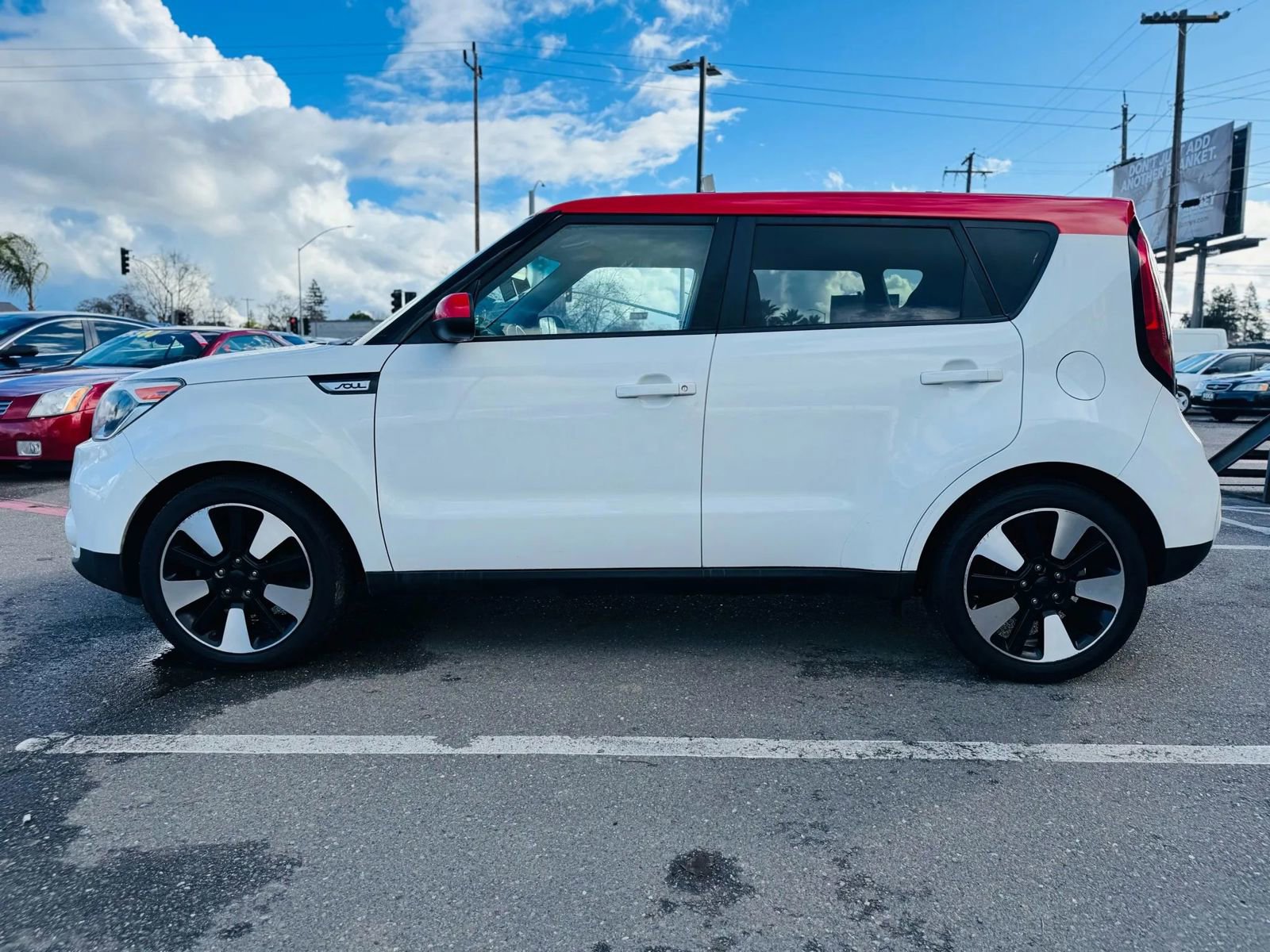 Used 2018 Kia Soul + image 8