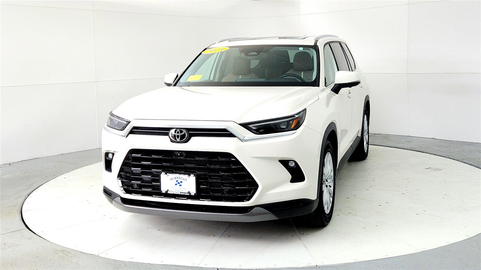 Certified 2024 Toyota Grand Highlander Platinum image 2