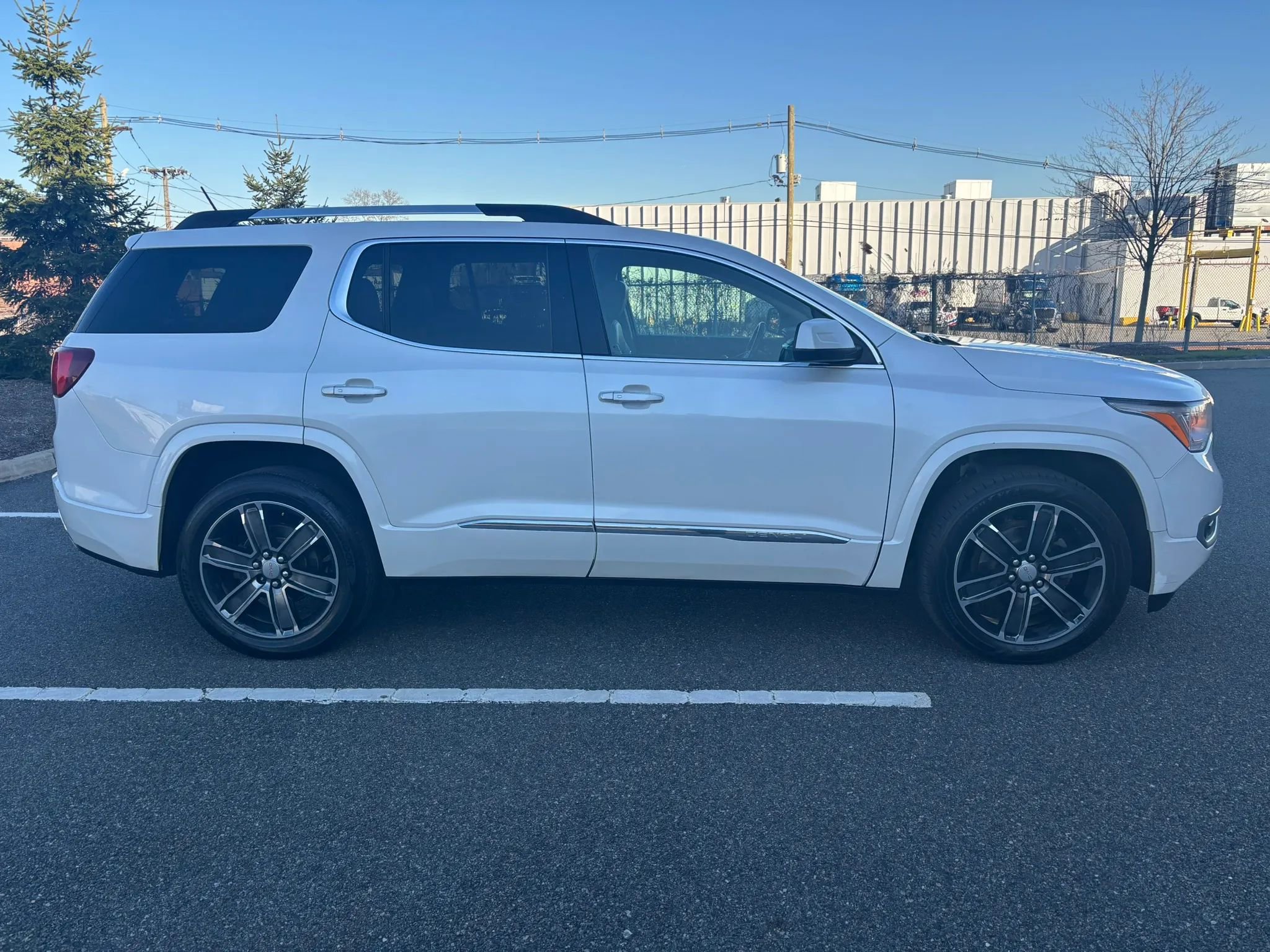 Used 2018 GMC Acadia Denali w/ Technology Package AWD/4WD image 11