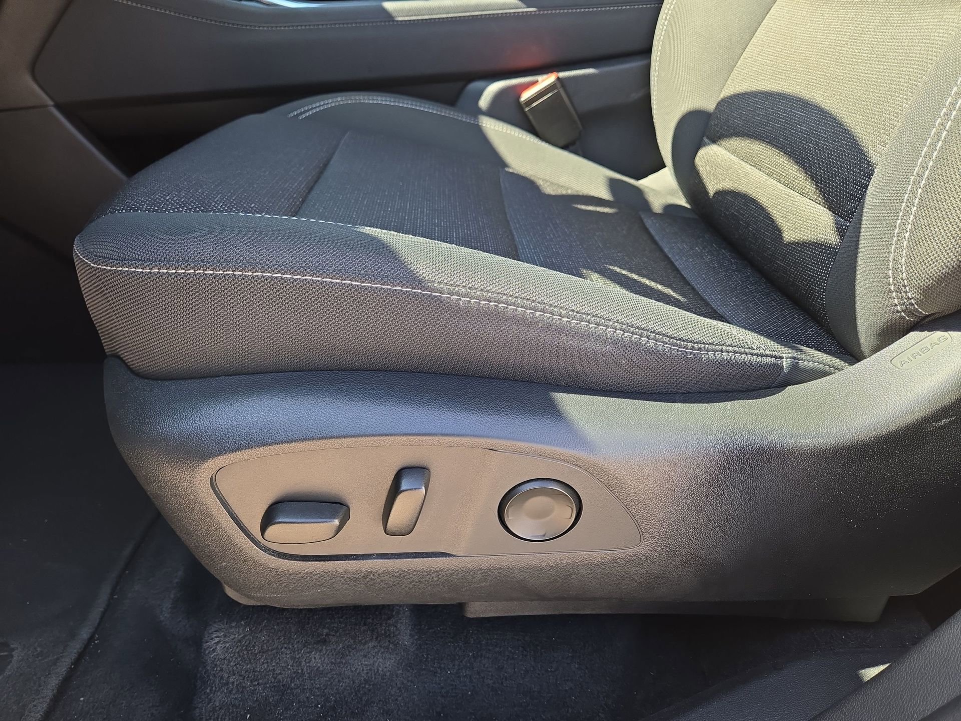Used 2024 Chevrolet Traverse LT AWD/4WD image 17