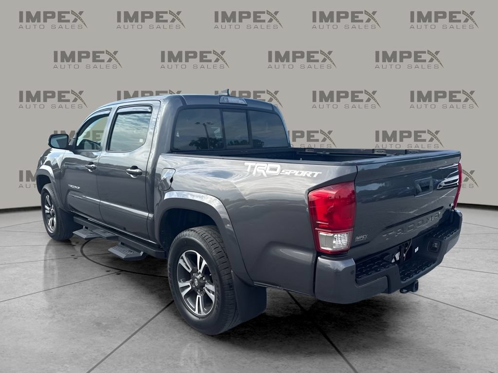 Used 2016 Toyota Tacoma SR5 RWD image 2