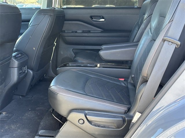 Used 2022 Nissan Pathfinder Platinum w/ Cargo Package image 22