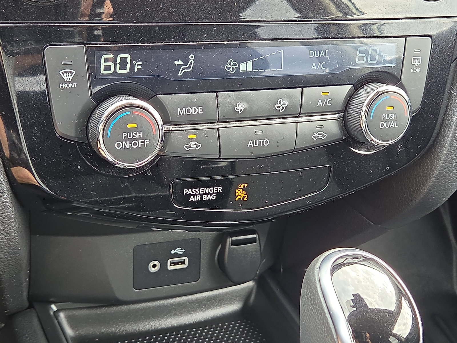 Used 2020 Nissan Rogue SV AWD/4WD image 19