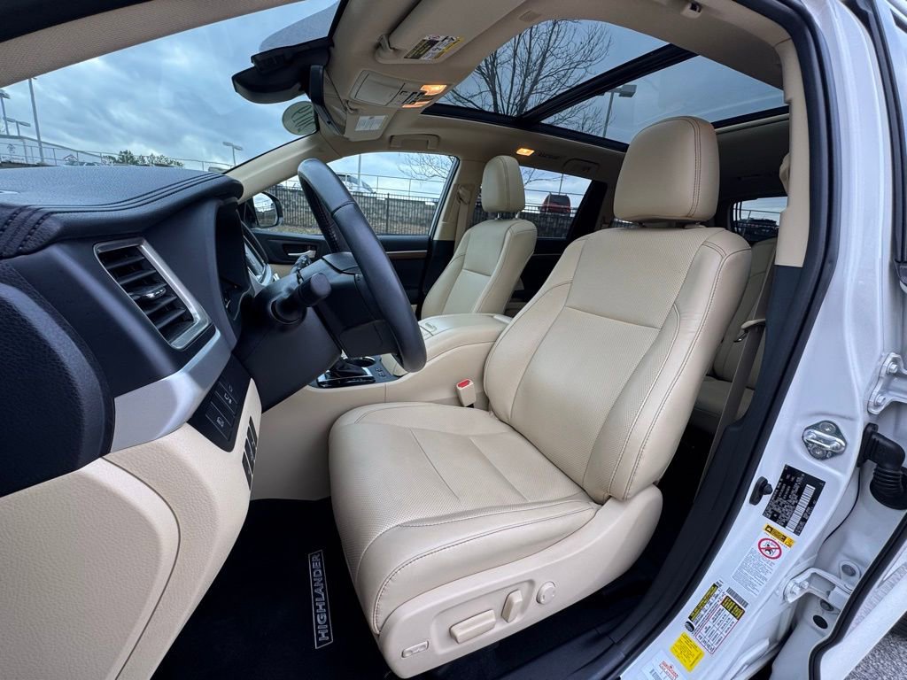 Used 2019 Toyota Highlander Limited Platinum image 22