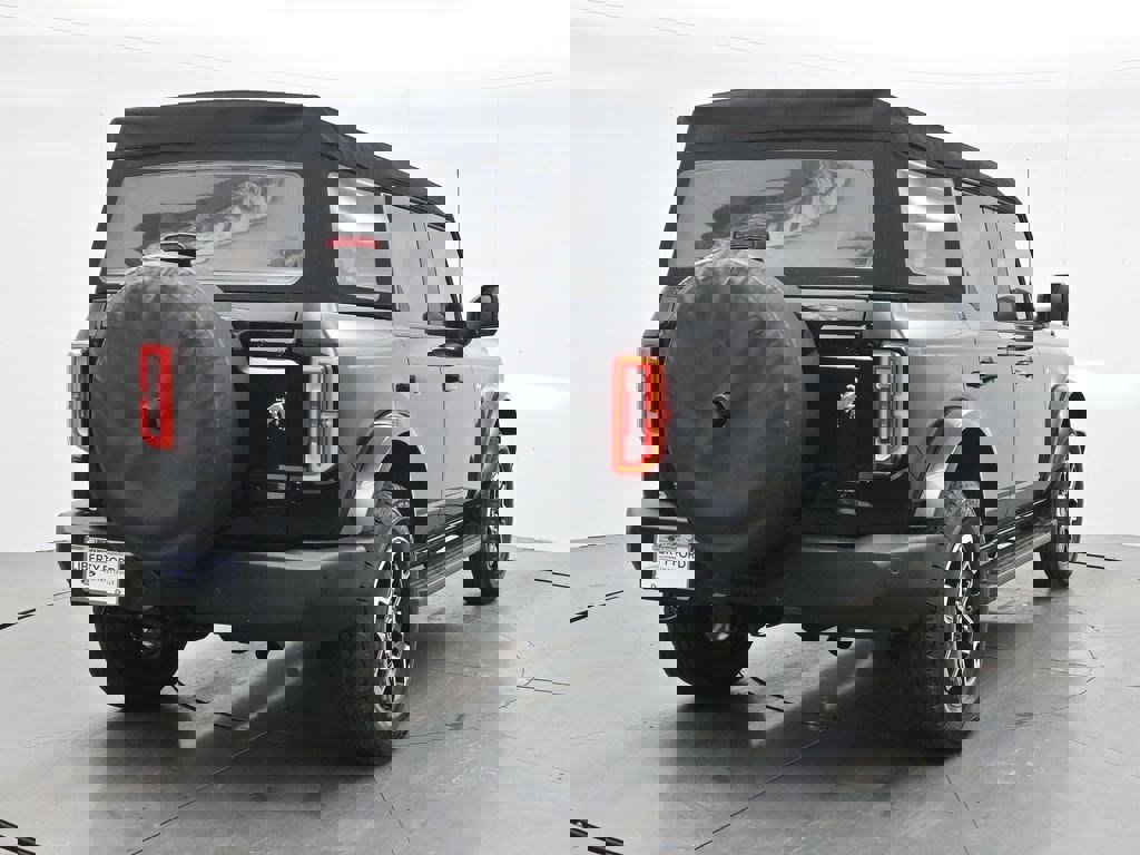 Used 2023 Ford Bronco Outer Banks image 6