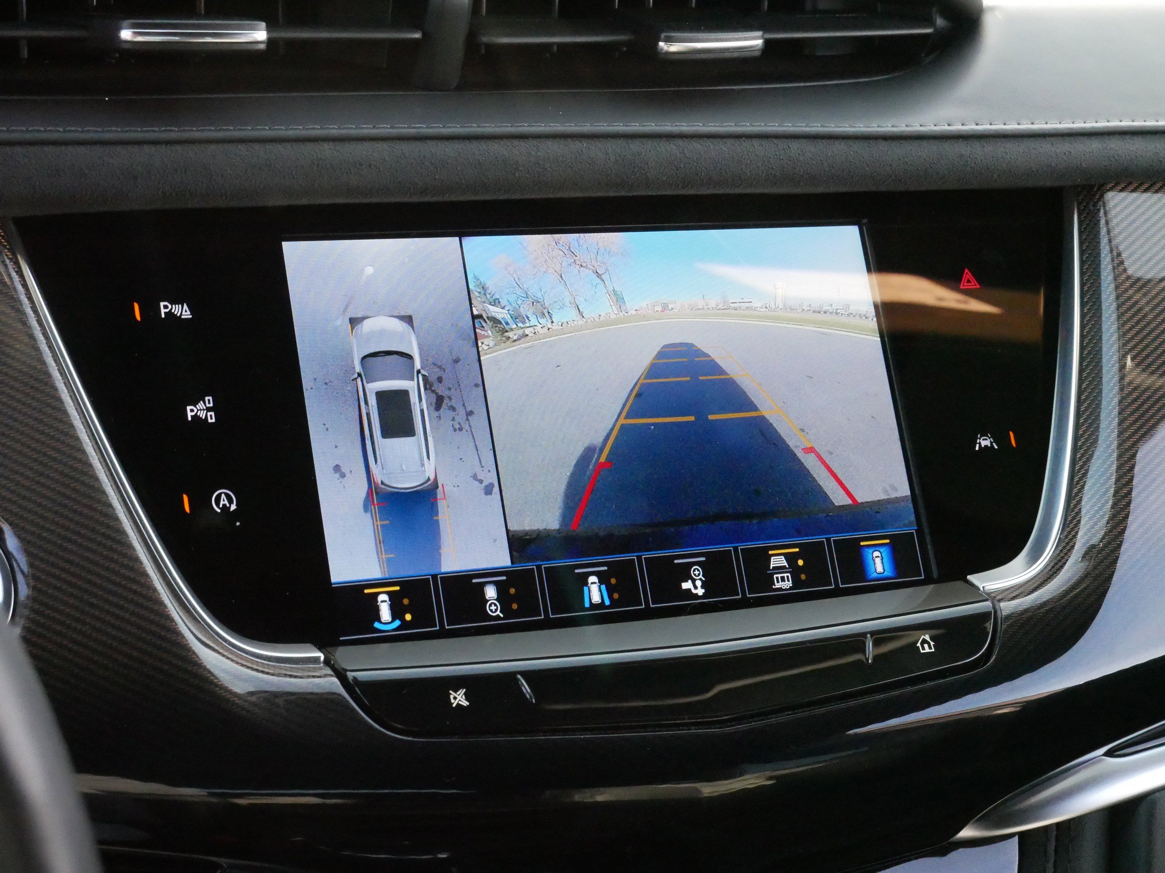 Certified 2024 Cadillac XT6 Sport w/ LPO, Onyx Lite Package image 31