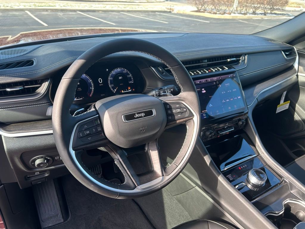 New 2025 Jeep Grand Cherokee Limited image 2