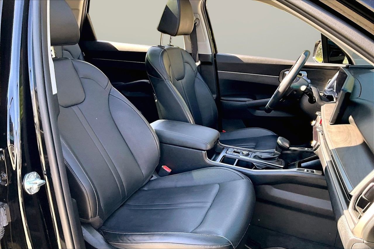 Used 2025 Kia Sorento X-Line EX image 24