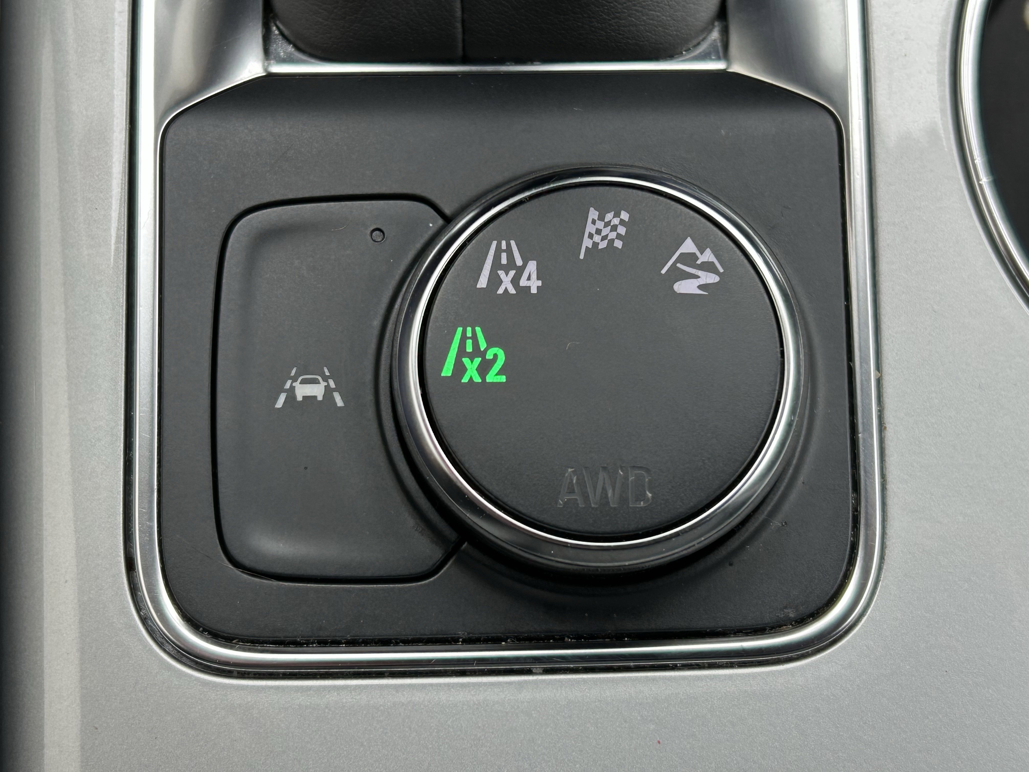 Used 2025 Chevrolet Blazer LT image 31