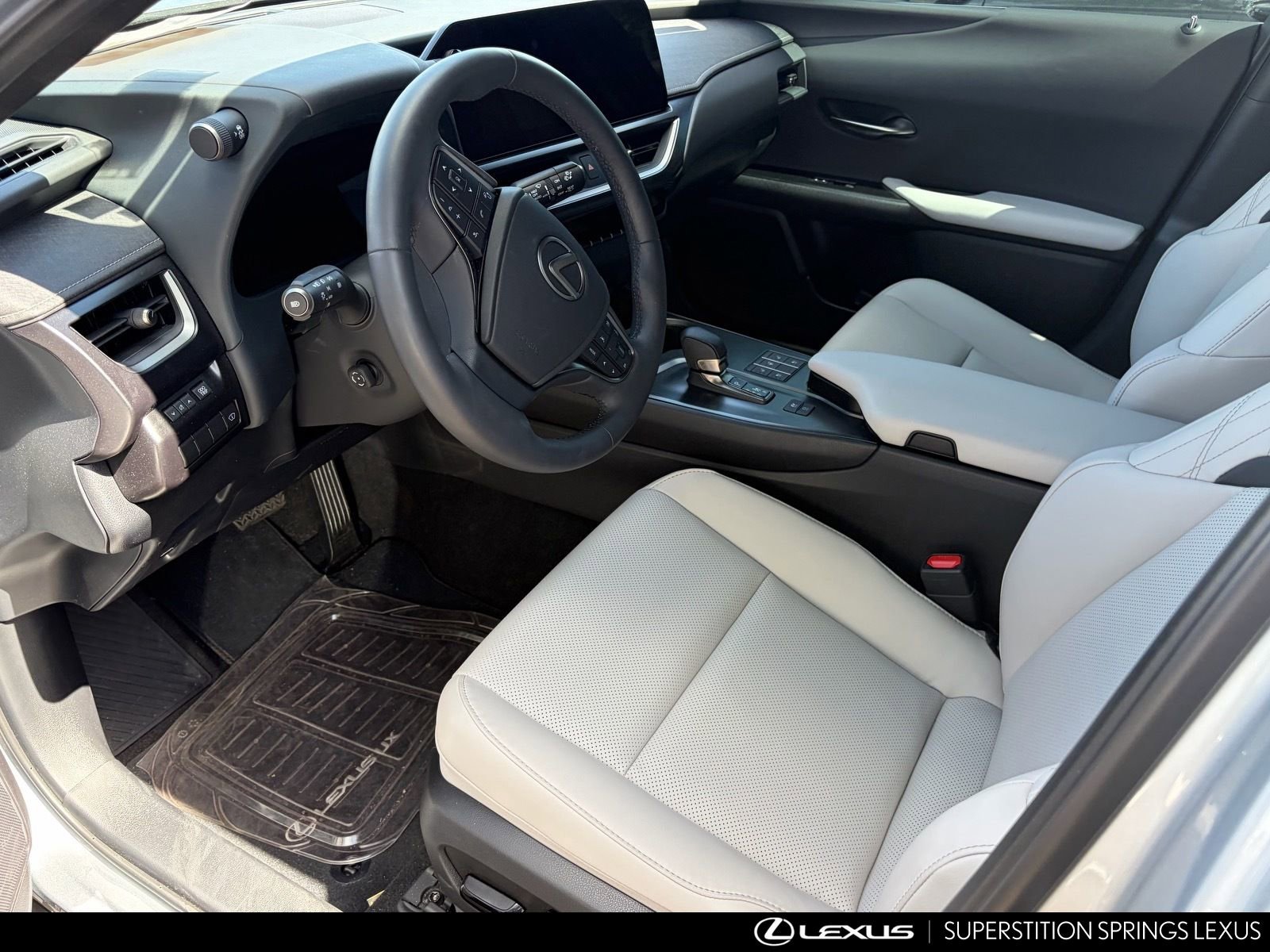 Used 2025 Lexus UX 300h FWD w/ Accessory Package (Z1) image 8
