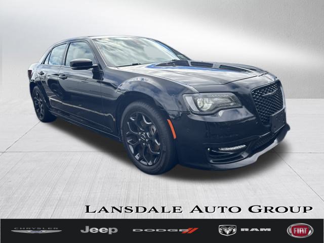 Used 2022 Chrysler 300 Touring L w/ Popular Equipment Group image 1