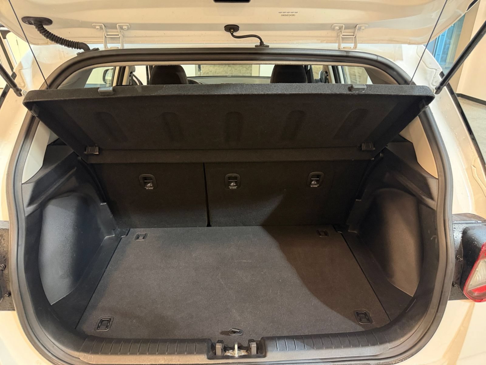 Used 2026 Hyundai Venue SEL FWD image 25
