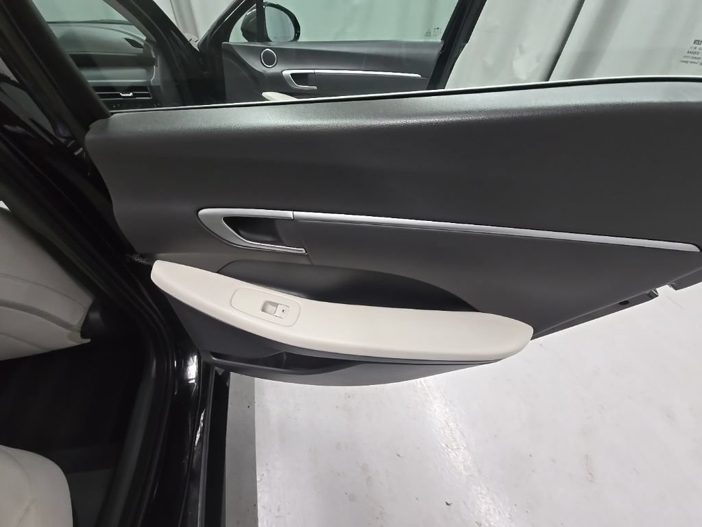 Used 2025 Hyundai Sonata SEL FWD image 22