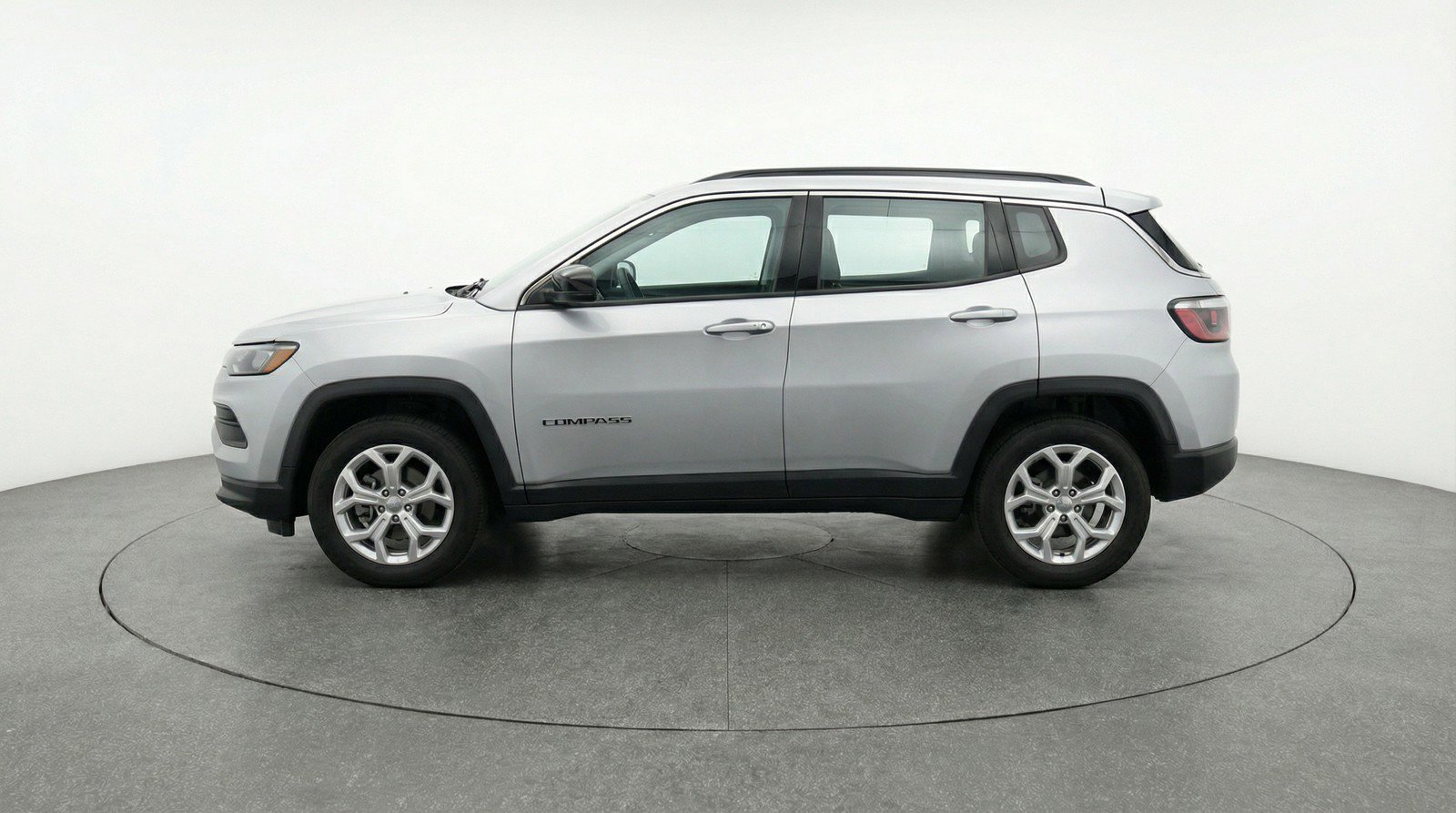 Used 2025 Jeep Compass Latitude AWD/4WD image 5