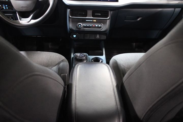 Used 2025 Ford Maverick XLT w/ Equipment Group 301A image 30