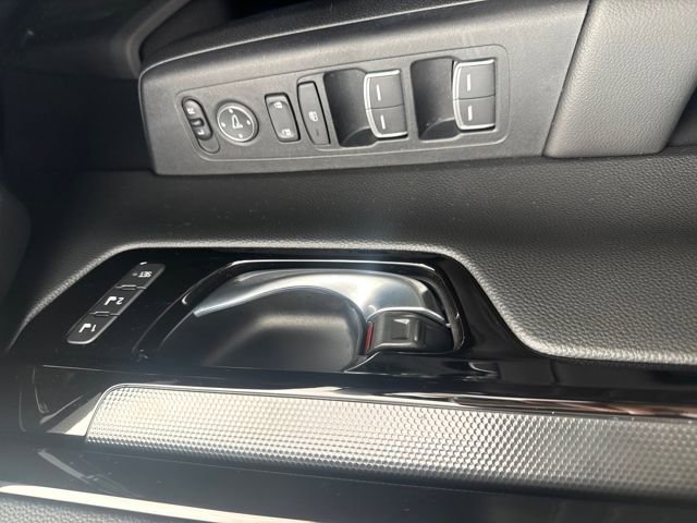 Used 2025 Honda CR-V EX-L image 17