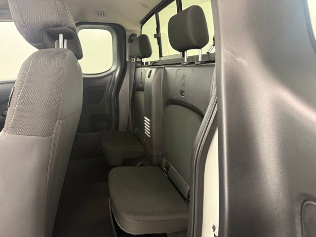 Used 2025 Nissan Frontier SV image 14