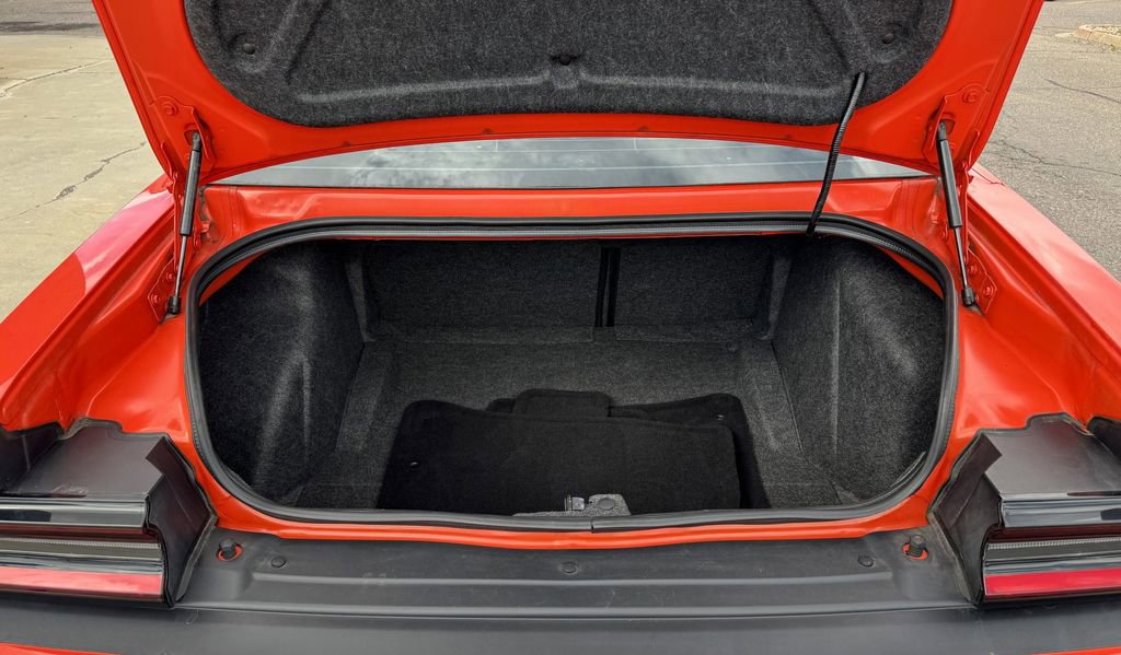 Used 2021 Dodge Challenger SXT RWD image 9