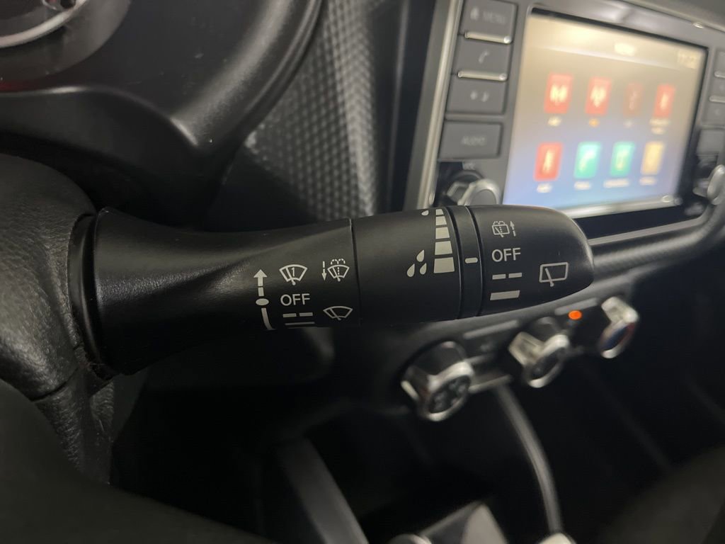 Used 2021 Nissan Kicks S image 58