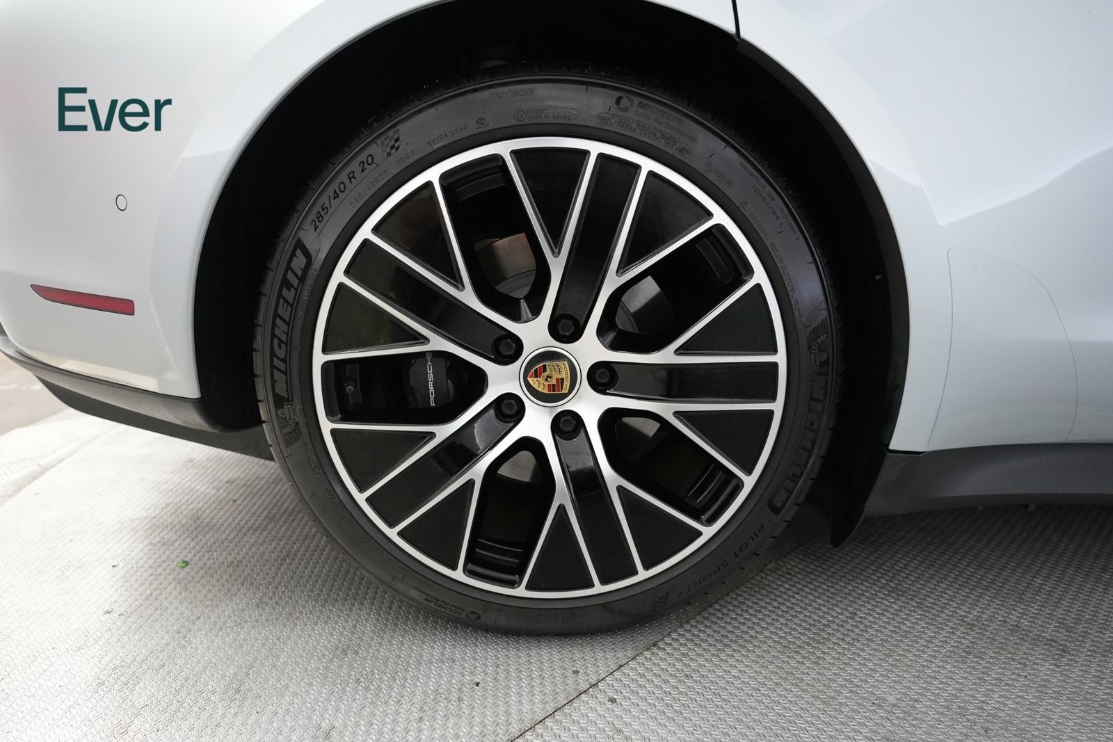 Used 2022 Porsche Taycan RWD image 22