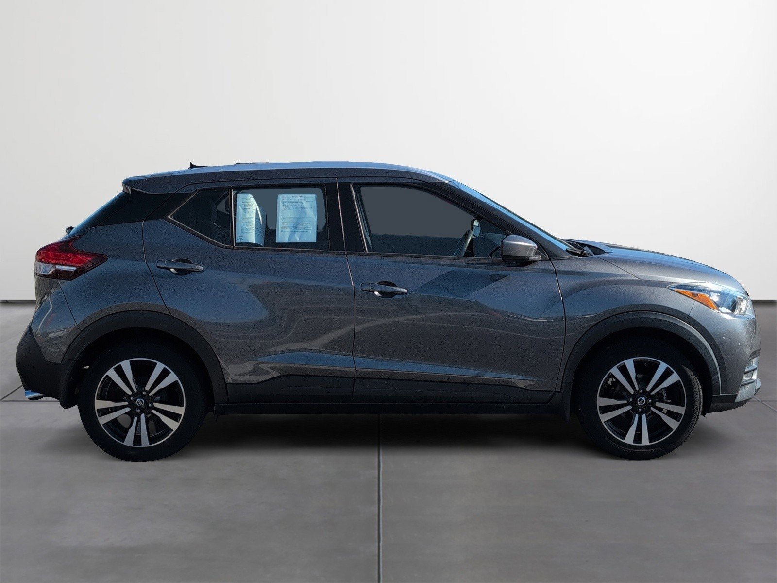Used 2019 Nissan Kicks SV w/ Exterior Package image 6