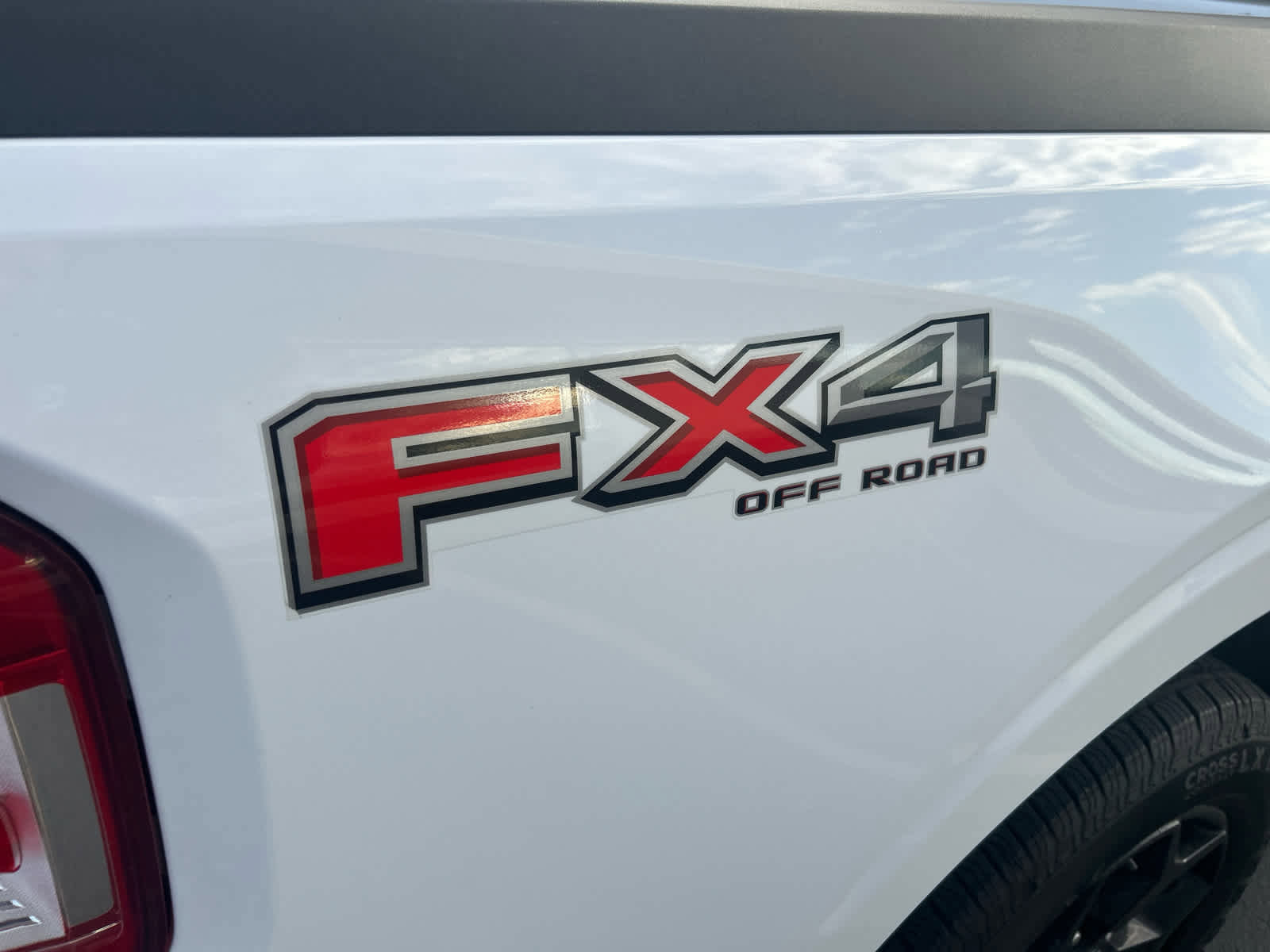 Used 2022 Ford Maverick Lariat w/ Equipment Group 500A Standard image 10