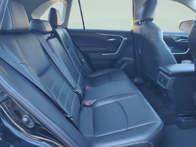 Used 2019 Toyota RAV4 XLE Premium FWD image 30