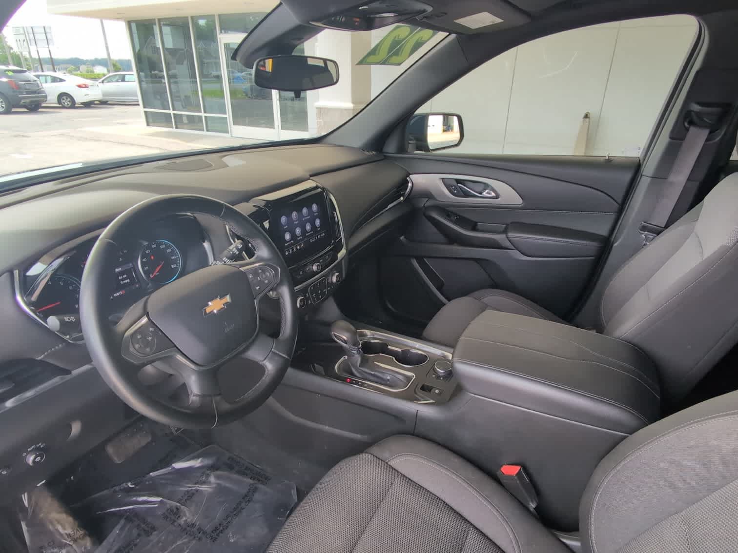 Used 2023 Chevrolet Traverse LT FWD image 18