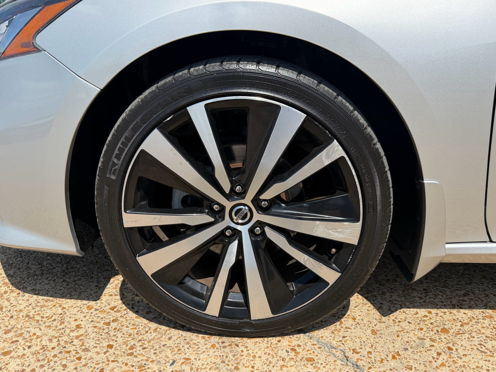 Used 2019 Nissan Altima 2.5 SR FWD image 8