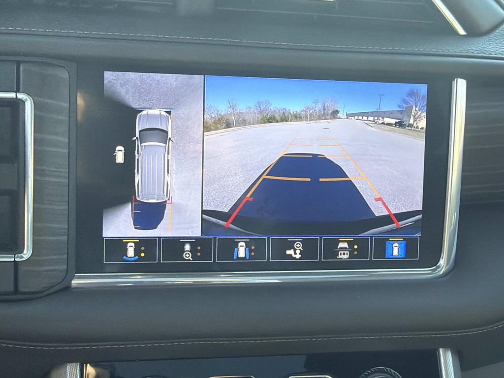 Used 2021 GMC Yukon Denali w/ Denali Premium Package image 36