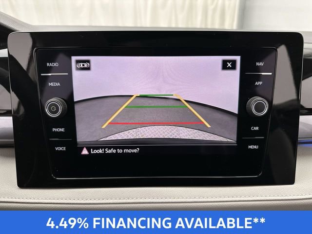 Certified 2025 Volkswagen Taos SEL image 18