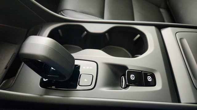 New 2026 Volvo XC40 B5 Core AWD/4WD image 17